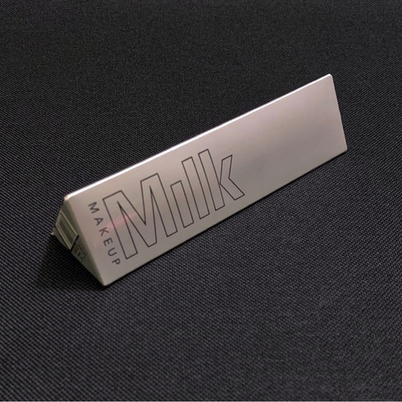 MILK MAKEUP Kush High Volumizing Mascara for Lashes — Black — Full Size .27 oz - Picture 3 of 4